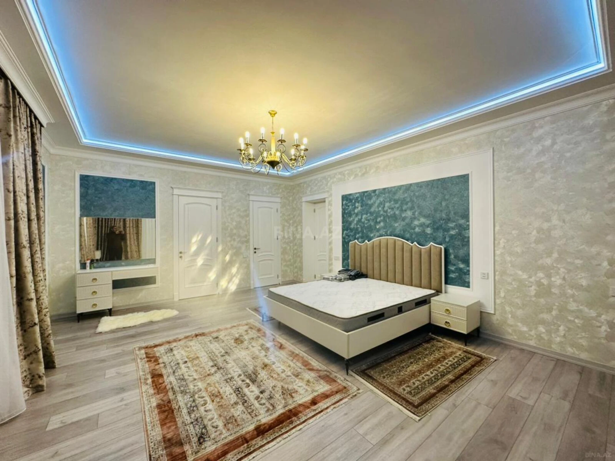 Satılır 5 otaqlı həyət evi 500 m²