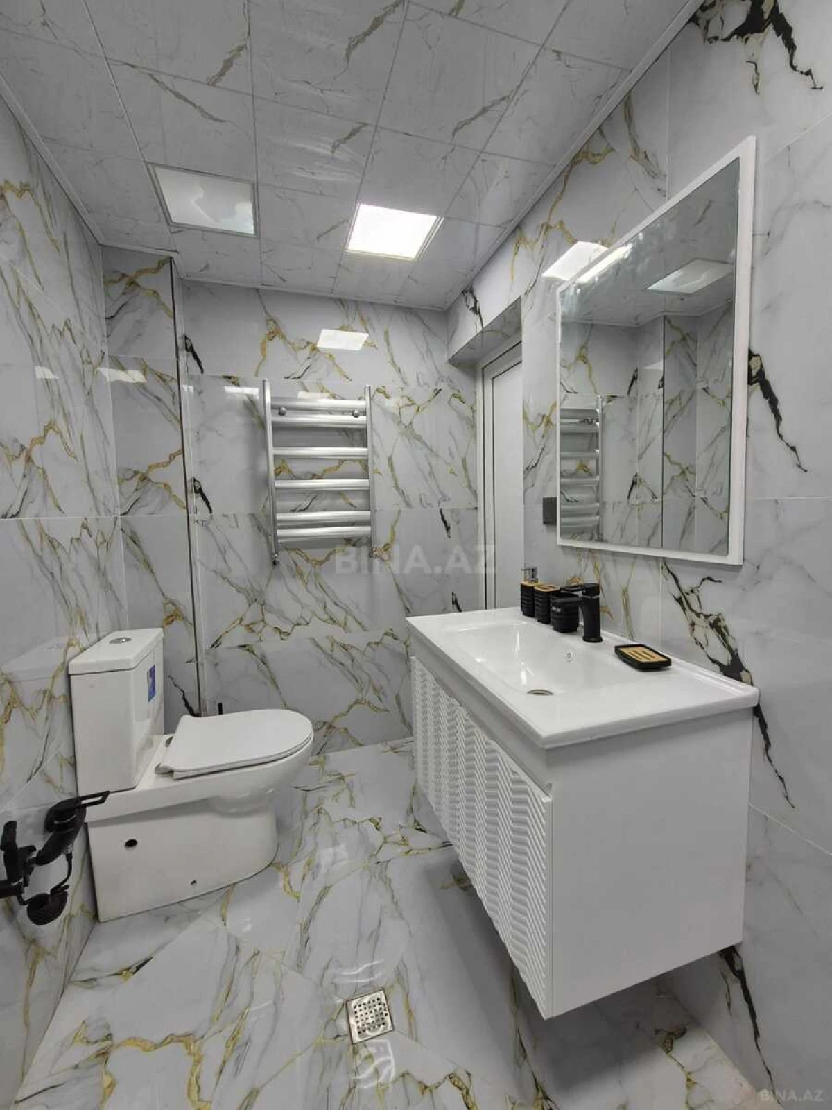 Satılır 2 otaqlı mənzil 65 m²