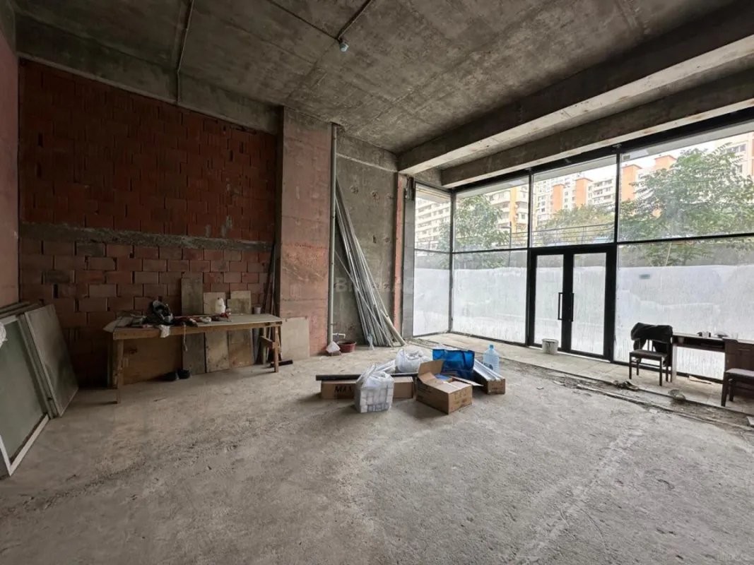 Satılır obyekt 65 m²