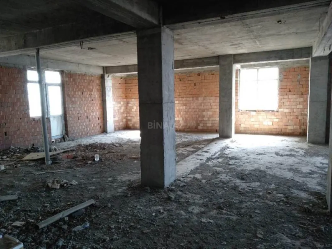 Satılır 4 otaqlı mənzil 214 m²