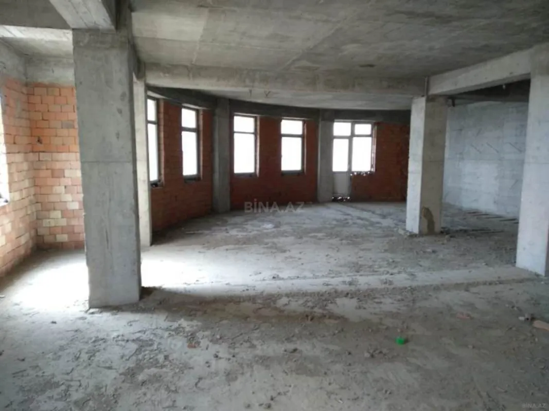Satılır 4 otaqlı mənzil 214 m²