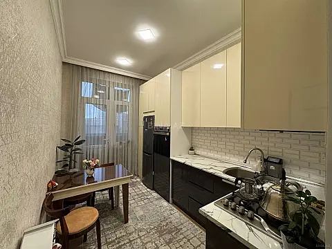 Satılır 2 otaqlı mənzil 60 m²