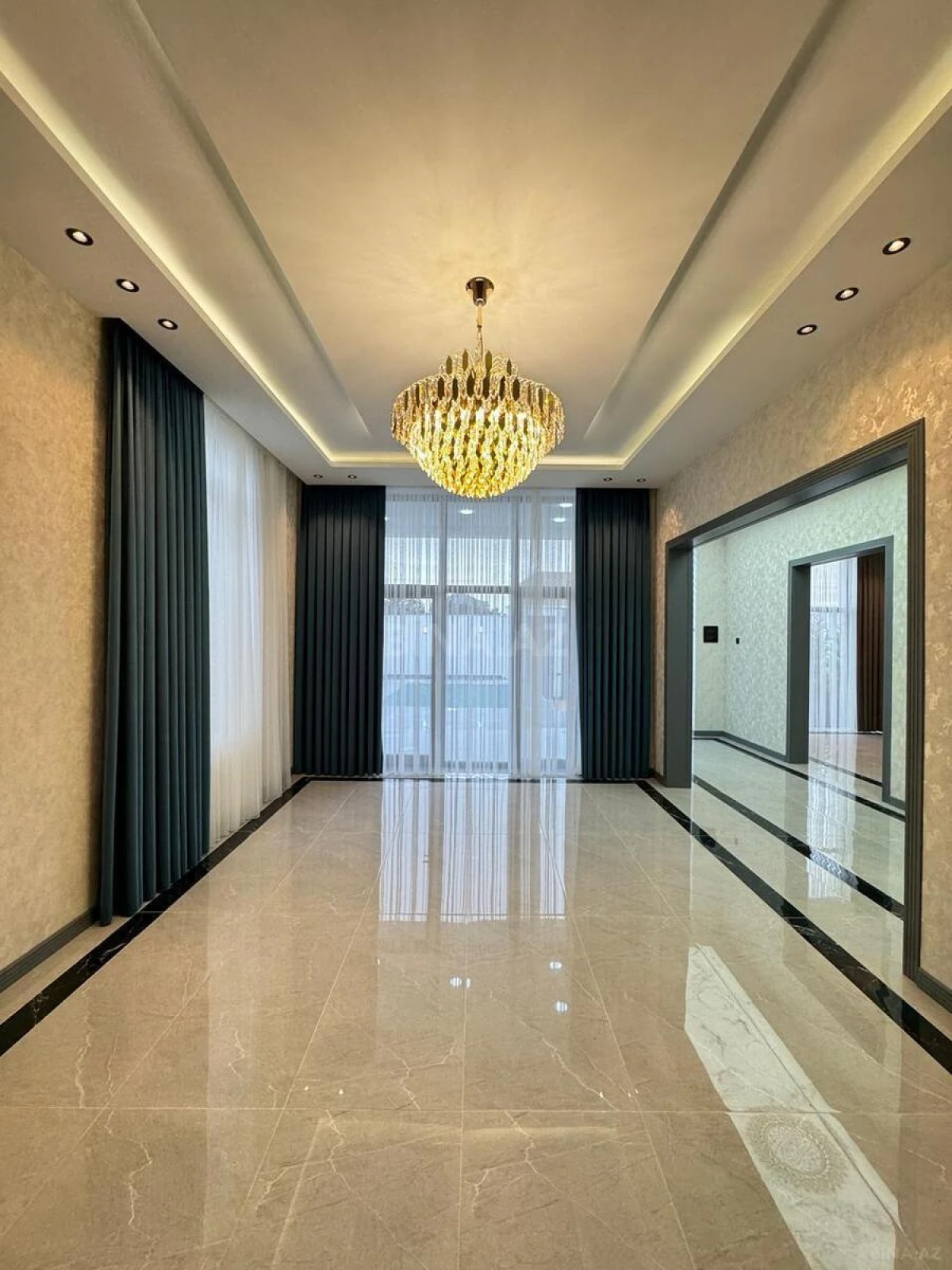 Satılır 5 otaqlı həyət evi 200 m²
