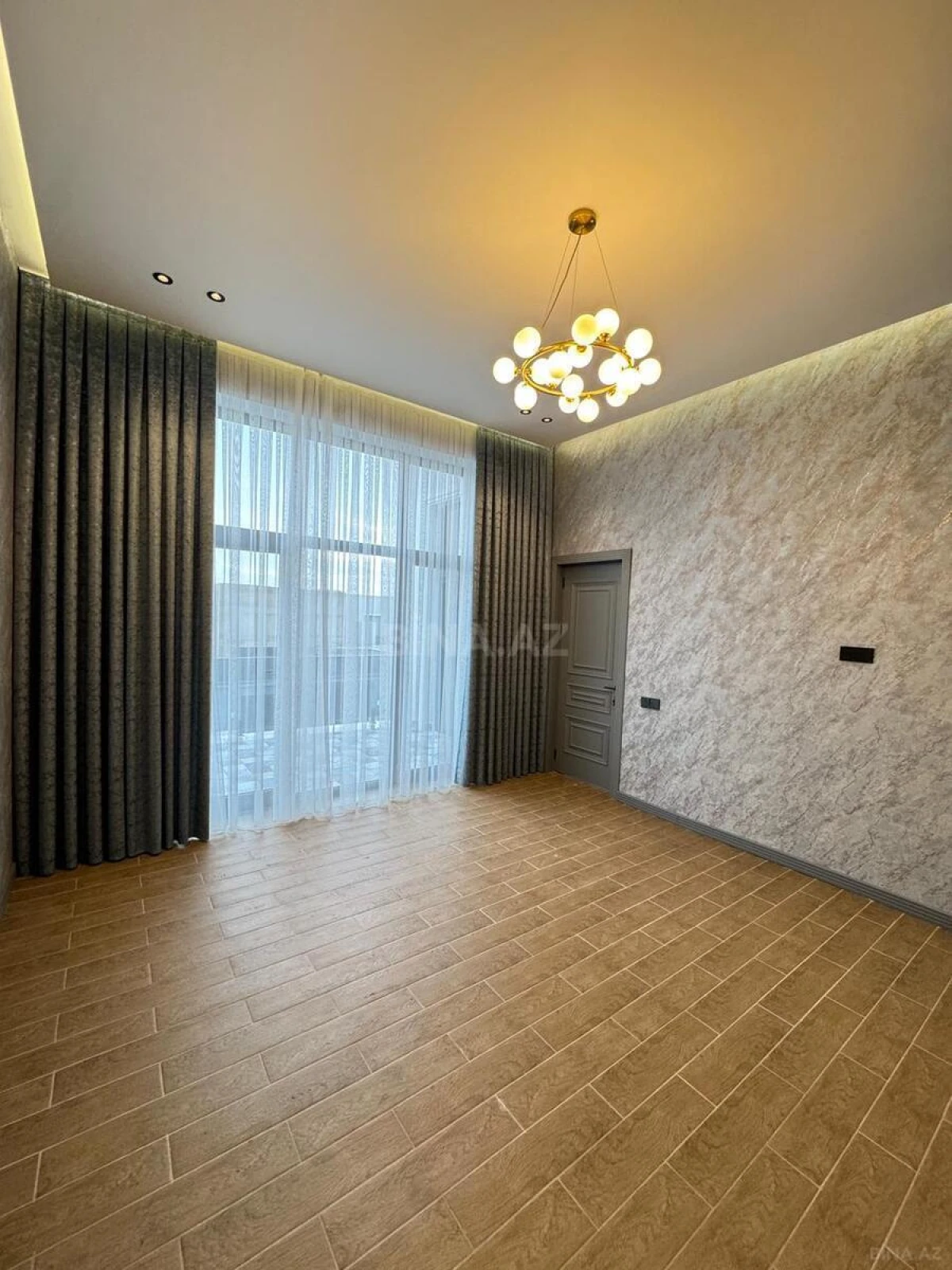 Satılır 5 otaqlı həyət evi 200 m²