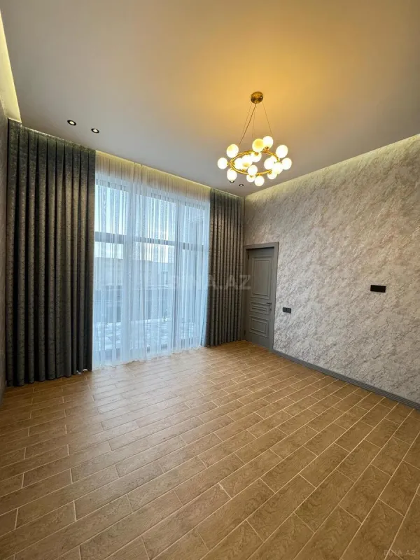 Satılır 5 otaqlı həyət evi 200 m²
