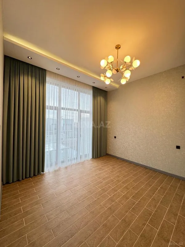 Satılır 5 otaqlı həyət evi 200 m²