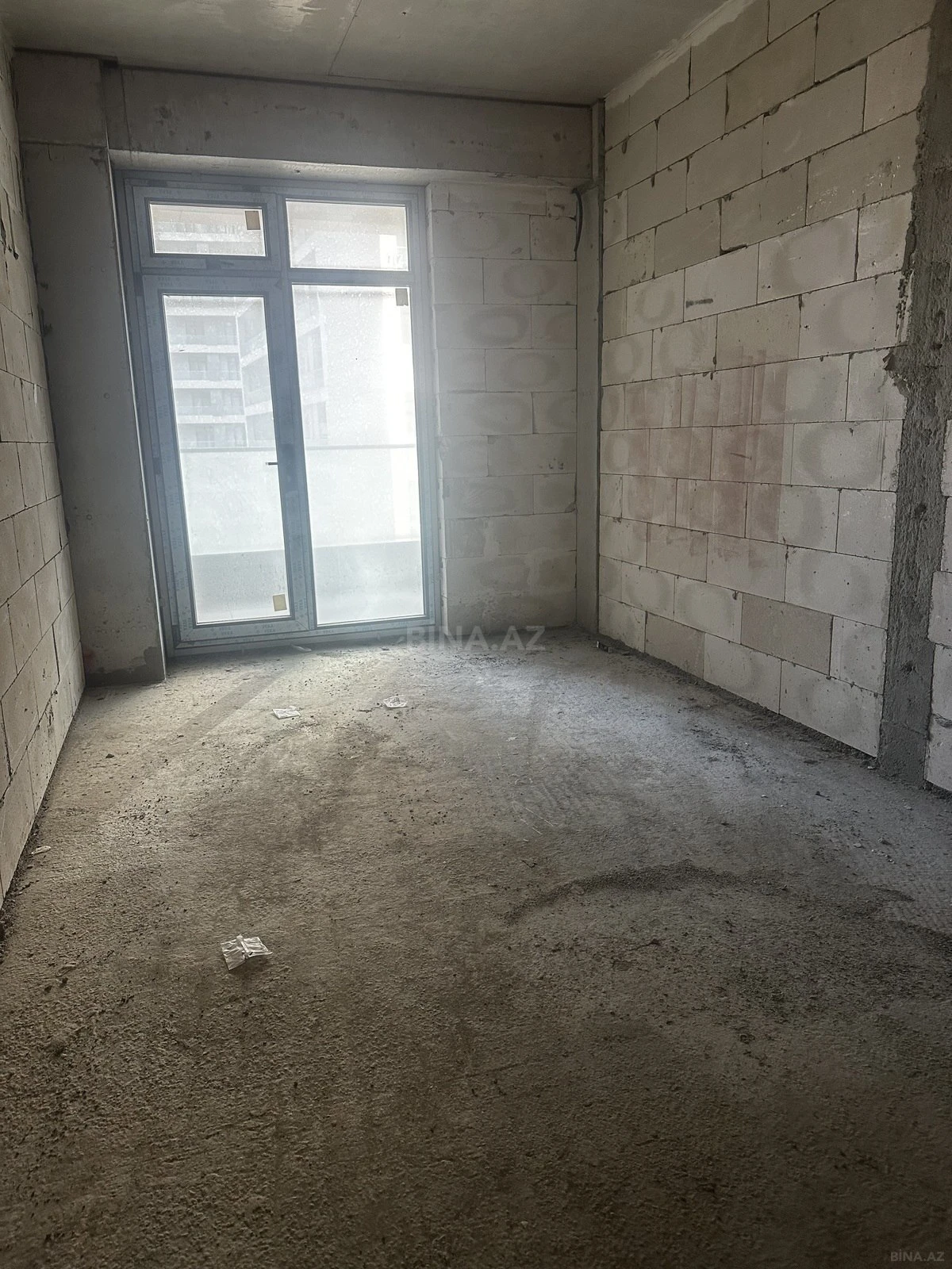 Satılır 2 otaqlı mənzil 102 m²