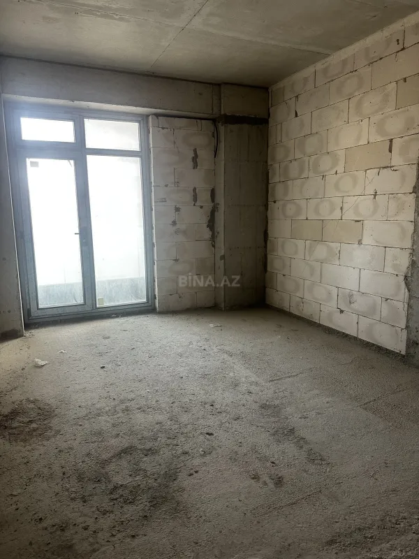 Satılır 2 otaqlı mənzil 102 m²