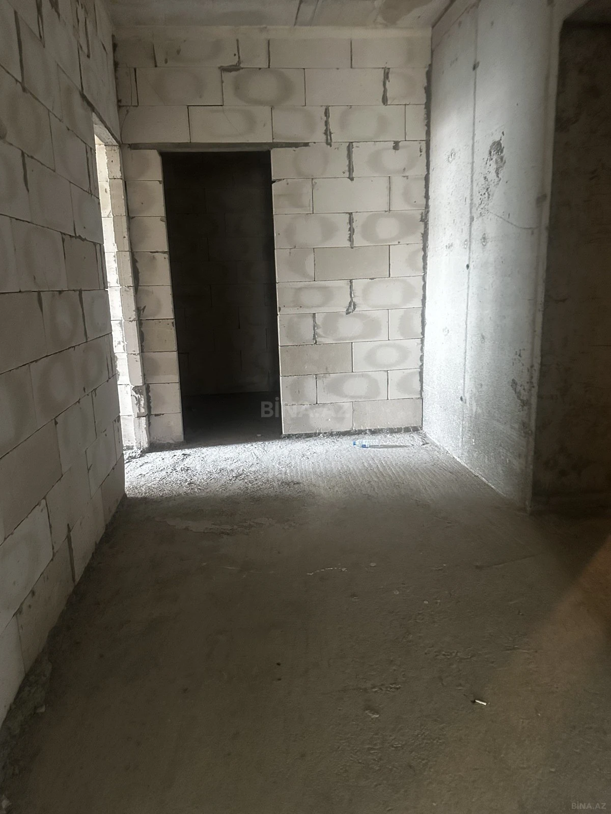 Satılır 2 otaqlı mənzil 102 m²