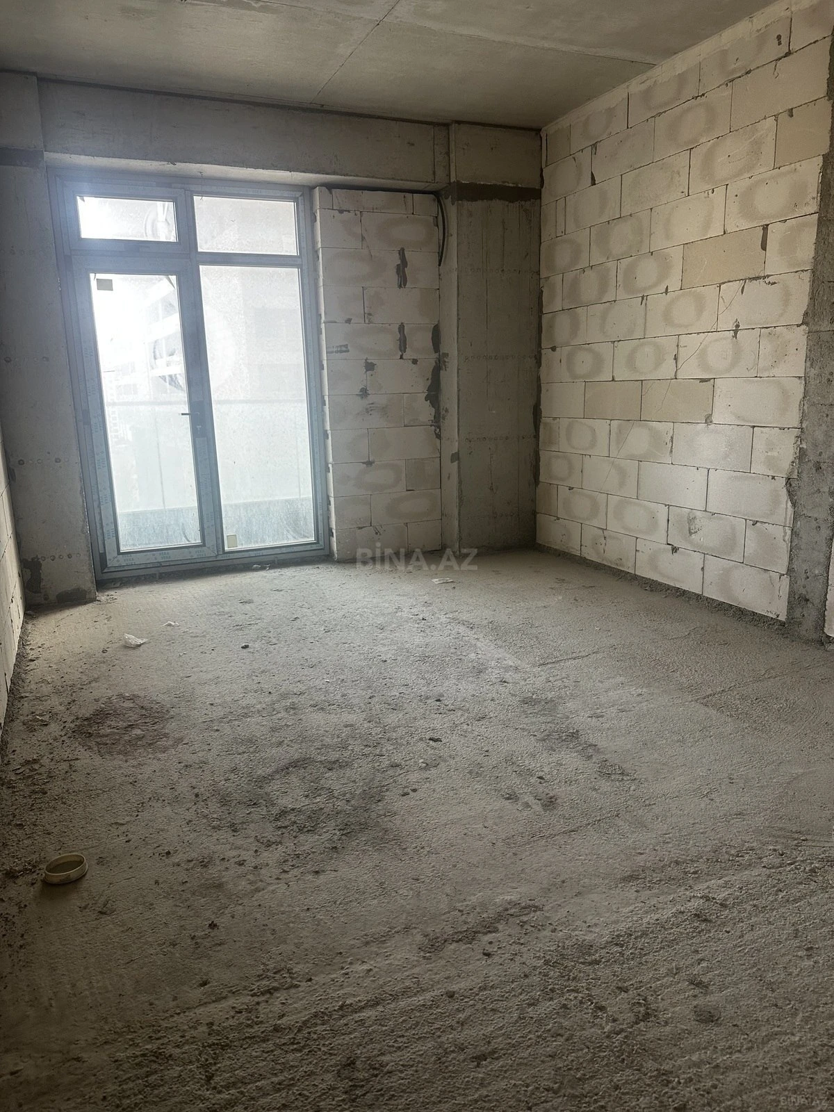 Satılır 2 otaqlı mənzil 102 m²