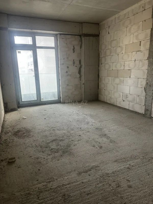 Satılır 2 otaqlı mənzil 102 m²