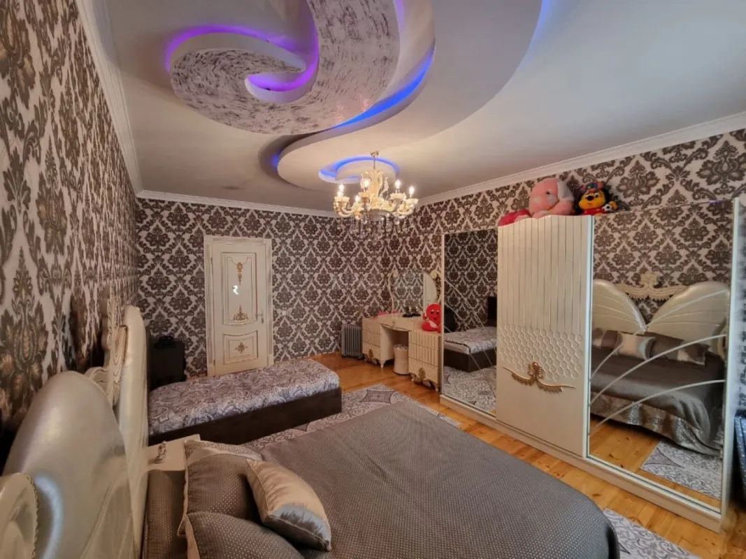 Satılır 8 otaqlı həyət evi 750 m²