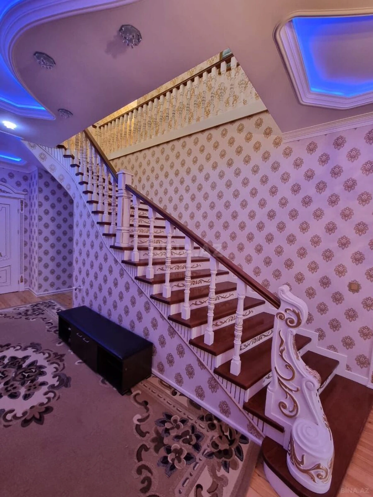 Satılır 8 otaqlı həyət evi 750 m²