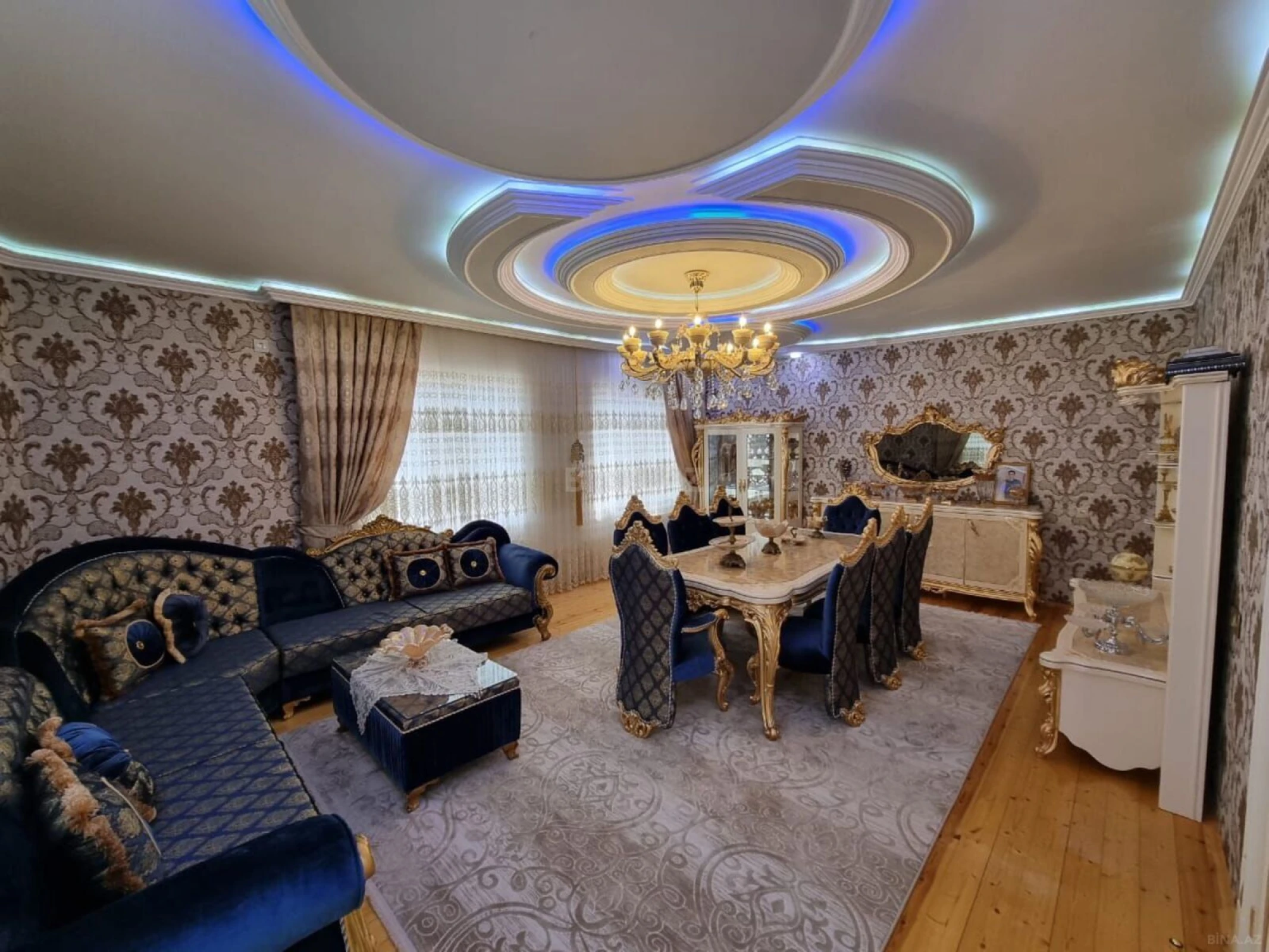 Satılır 8 otaqlı həyət evi 750 m²