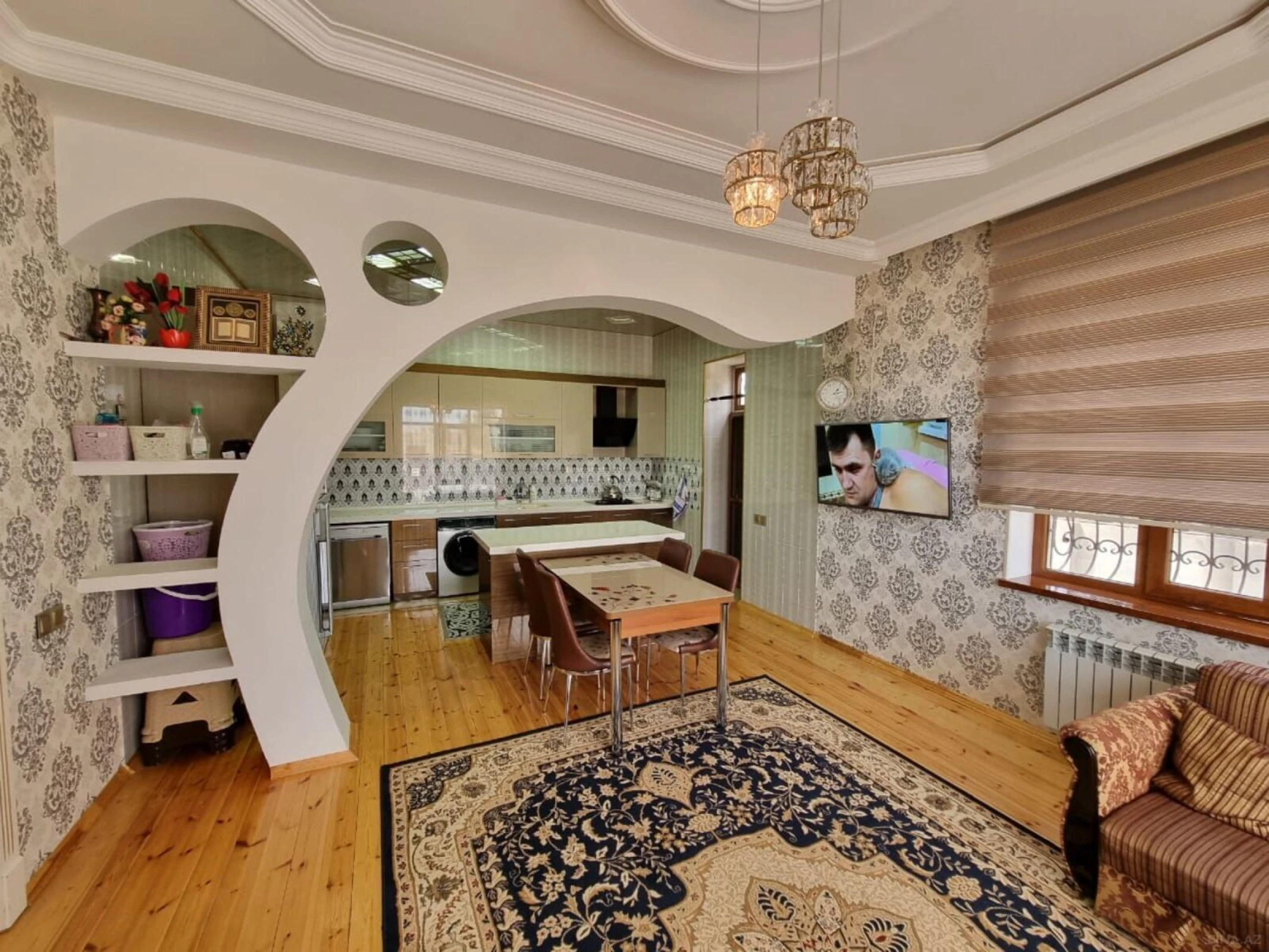 Satılır 8 otaqlı həyət evi 750 m²