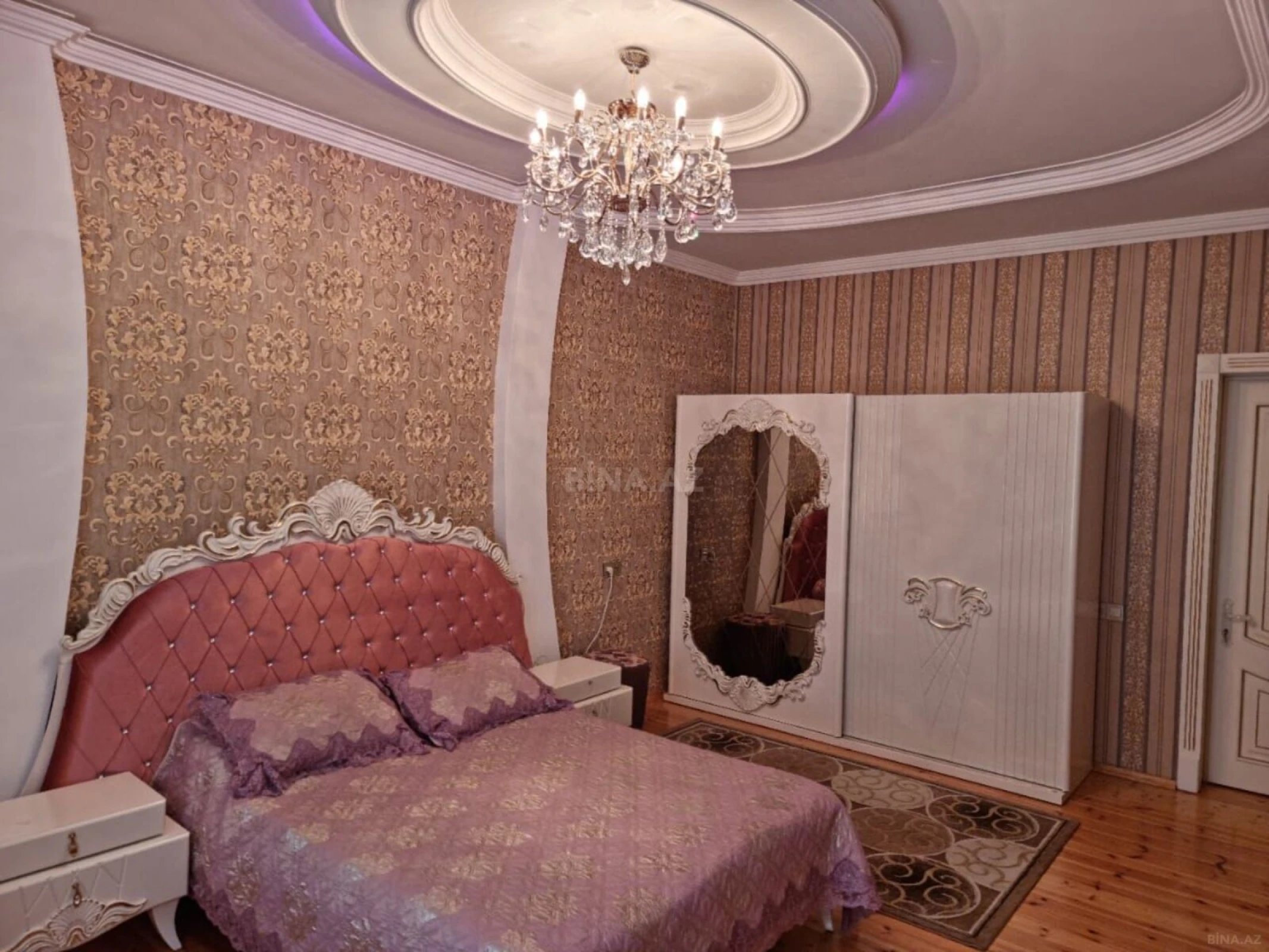 Satılır 8 otaqlı həyət evi 750 m²