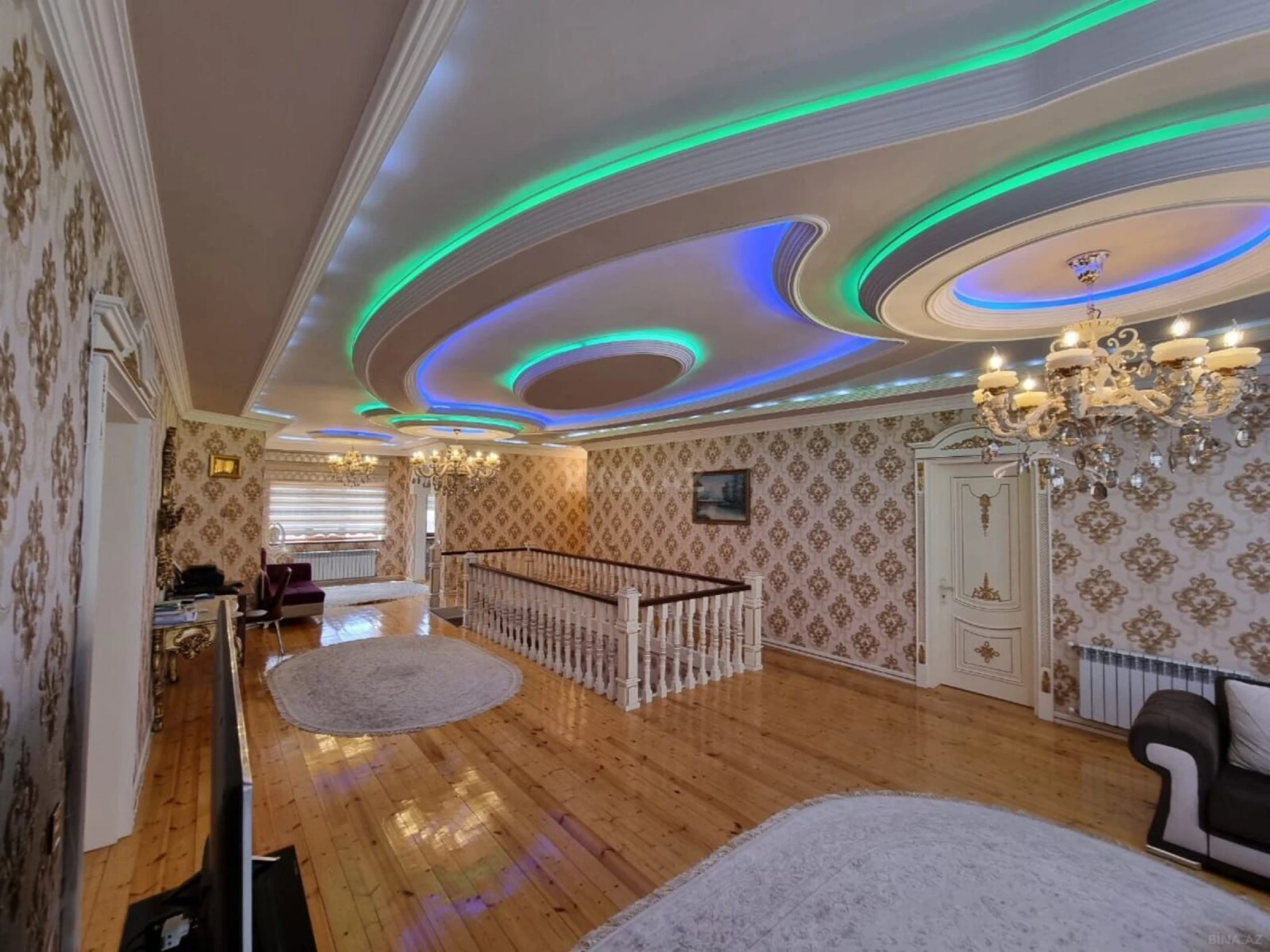 Satılır 8 otaqlı həyət evi 750 m²