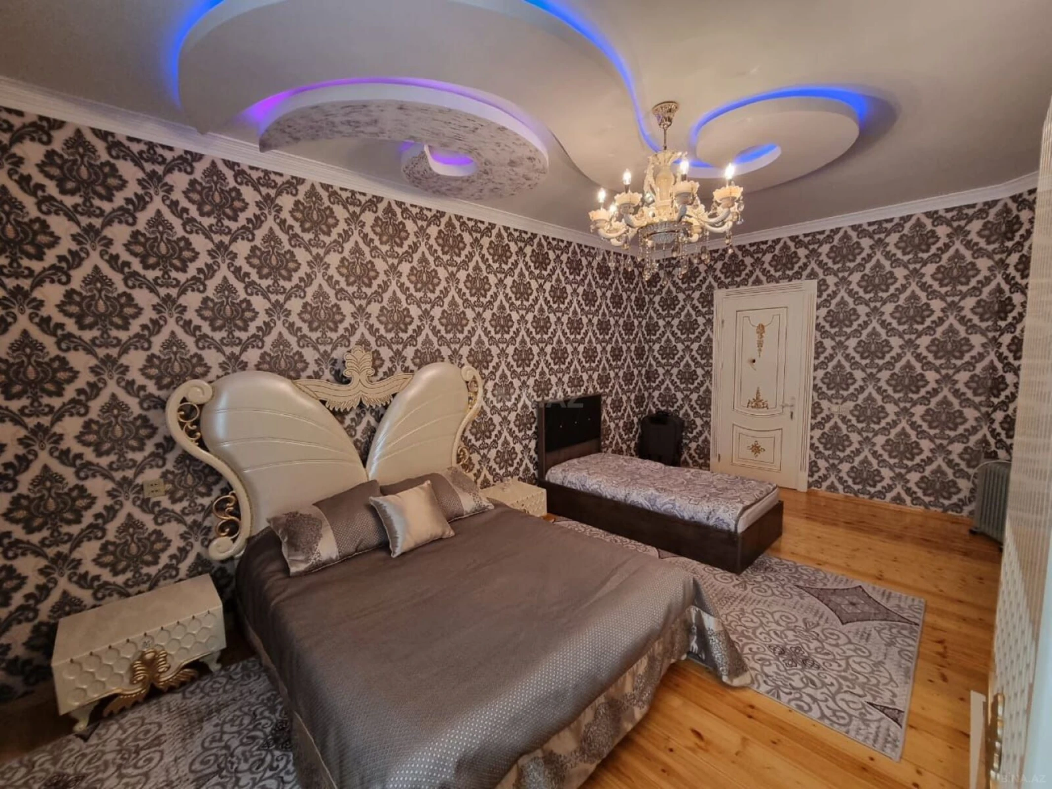 Satılır 8 otaqlı həyət evi 750 m²