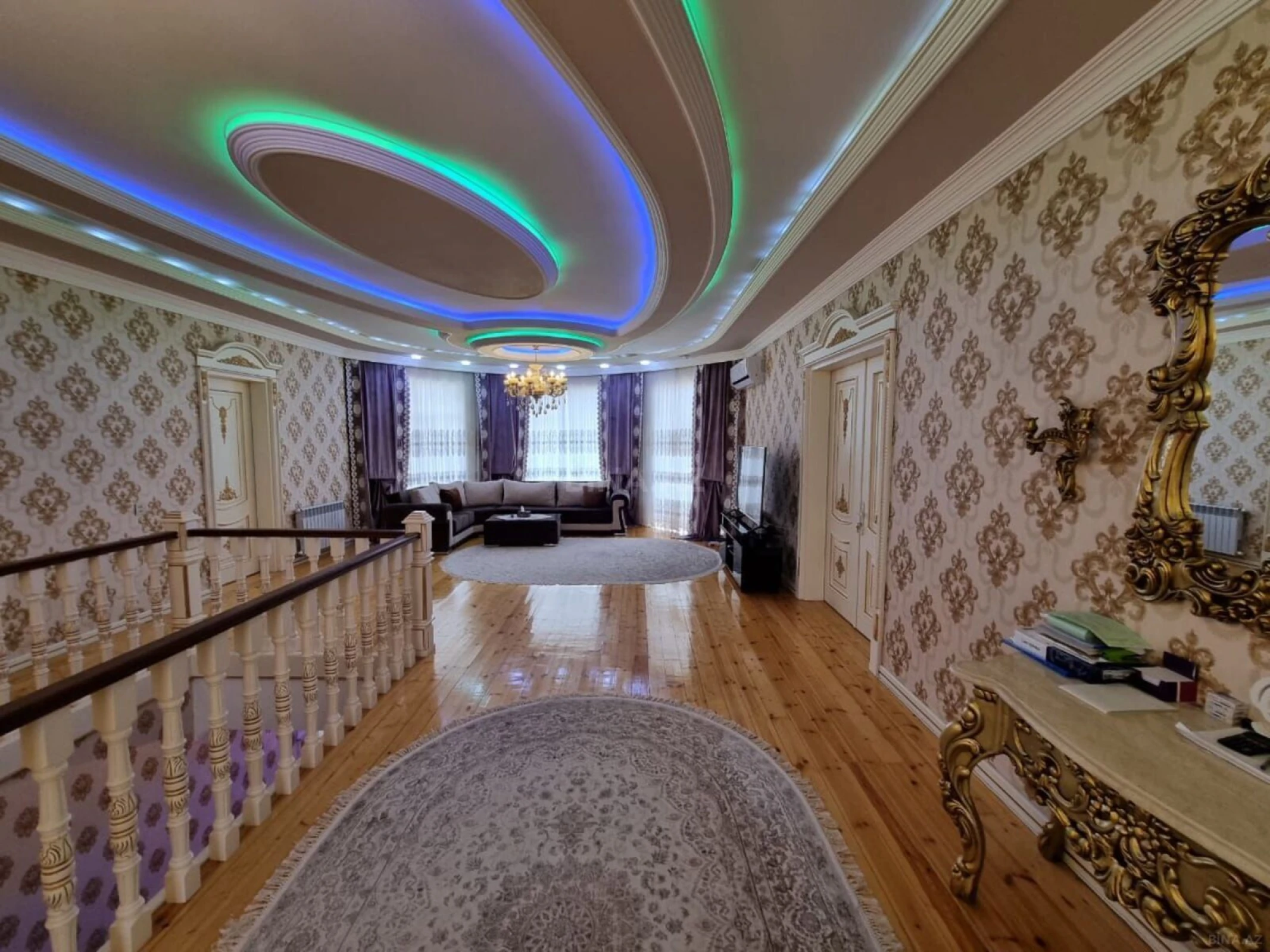 Satılır 8 otaqlı həyət evi 750 m²