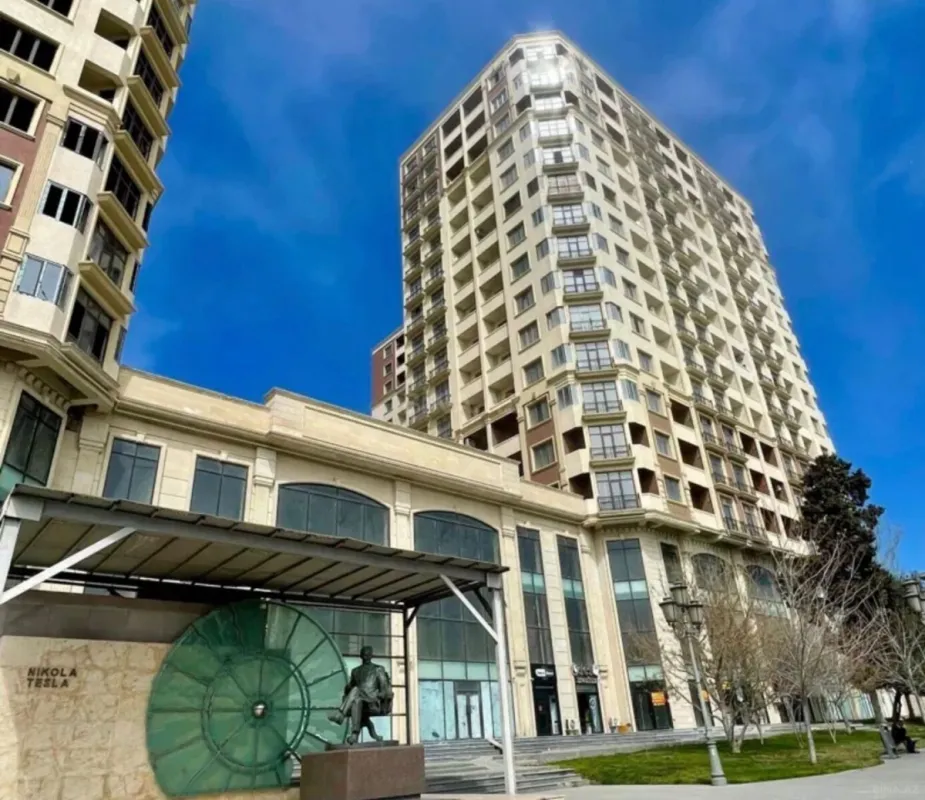 Satılır 3 otaqlı mənzil 138.4 m²