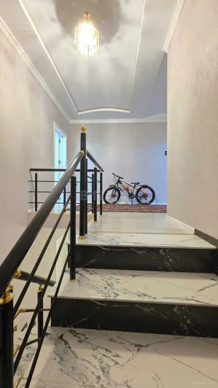 Satılır 4 otaqlı həyət evi 180 m²