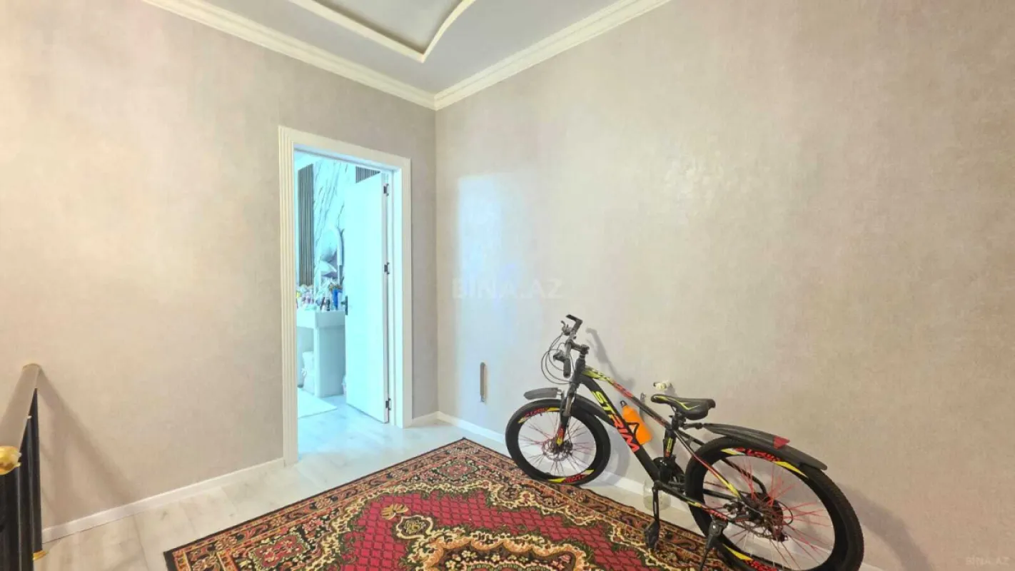 Satılır 4 otaqlı həyət evi 180 m²