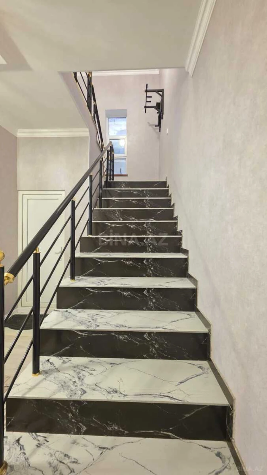 Satılır 4 otaqlı həyət evi 180 m²