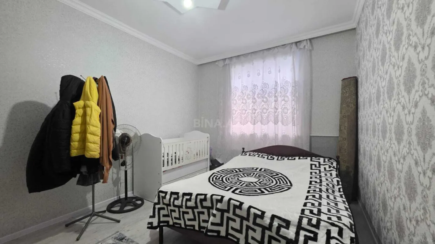 Satılır 4 otaqlı həyət evi 180 m²