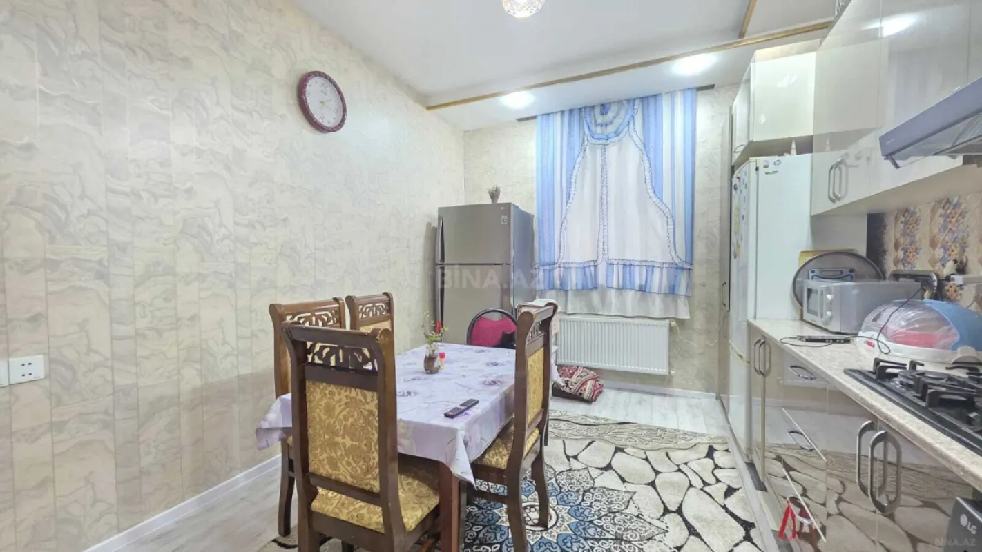 Satılır 4 otaqlı həyət evi 180 m²
