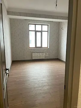 Satılır 4 otaqlı mənzil 175 m²