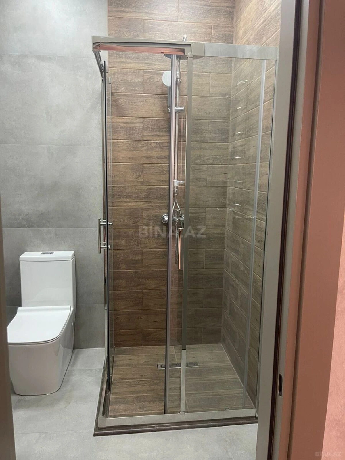 Satılır 4 otaqlı mənzil 175 m²
