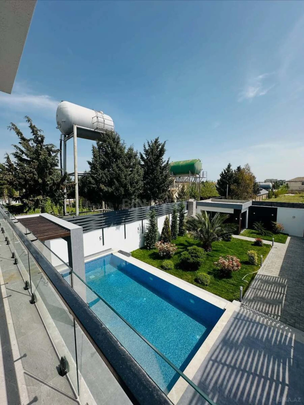 Kirayə verilir 4 otaqlı həyət evi 300 m²
