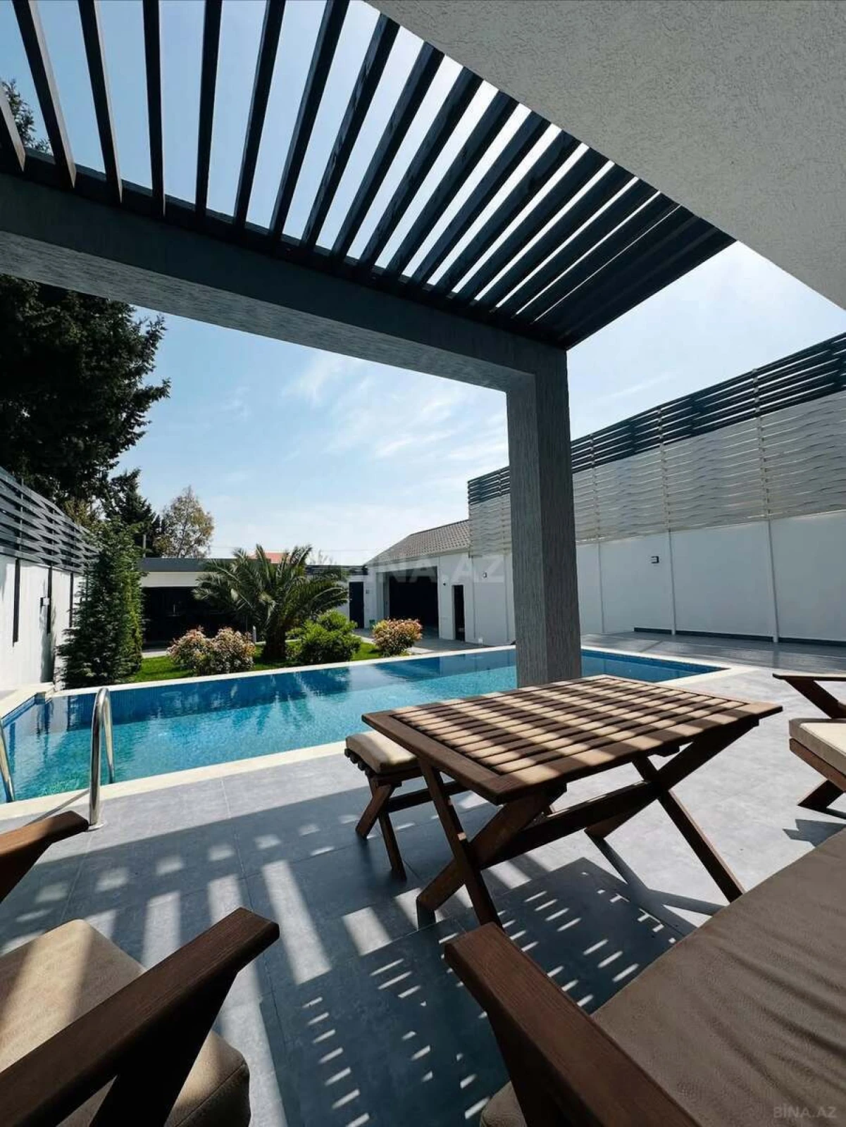 Kirayə verilir 4 otaqlı həyət evi 300 m²