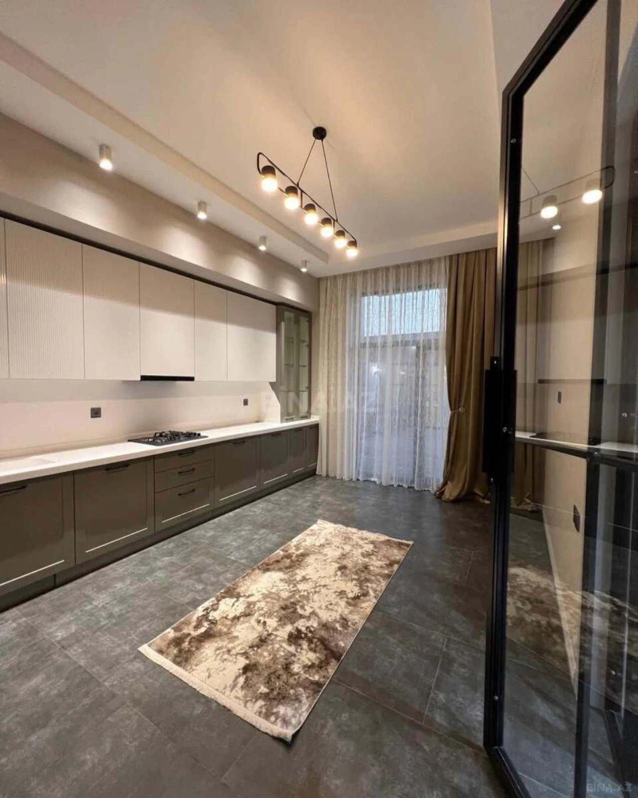 Kirayə verilir 4 otaqlı həyət evi 280 m²