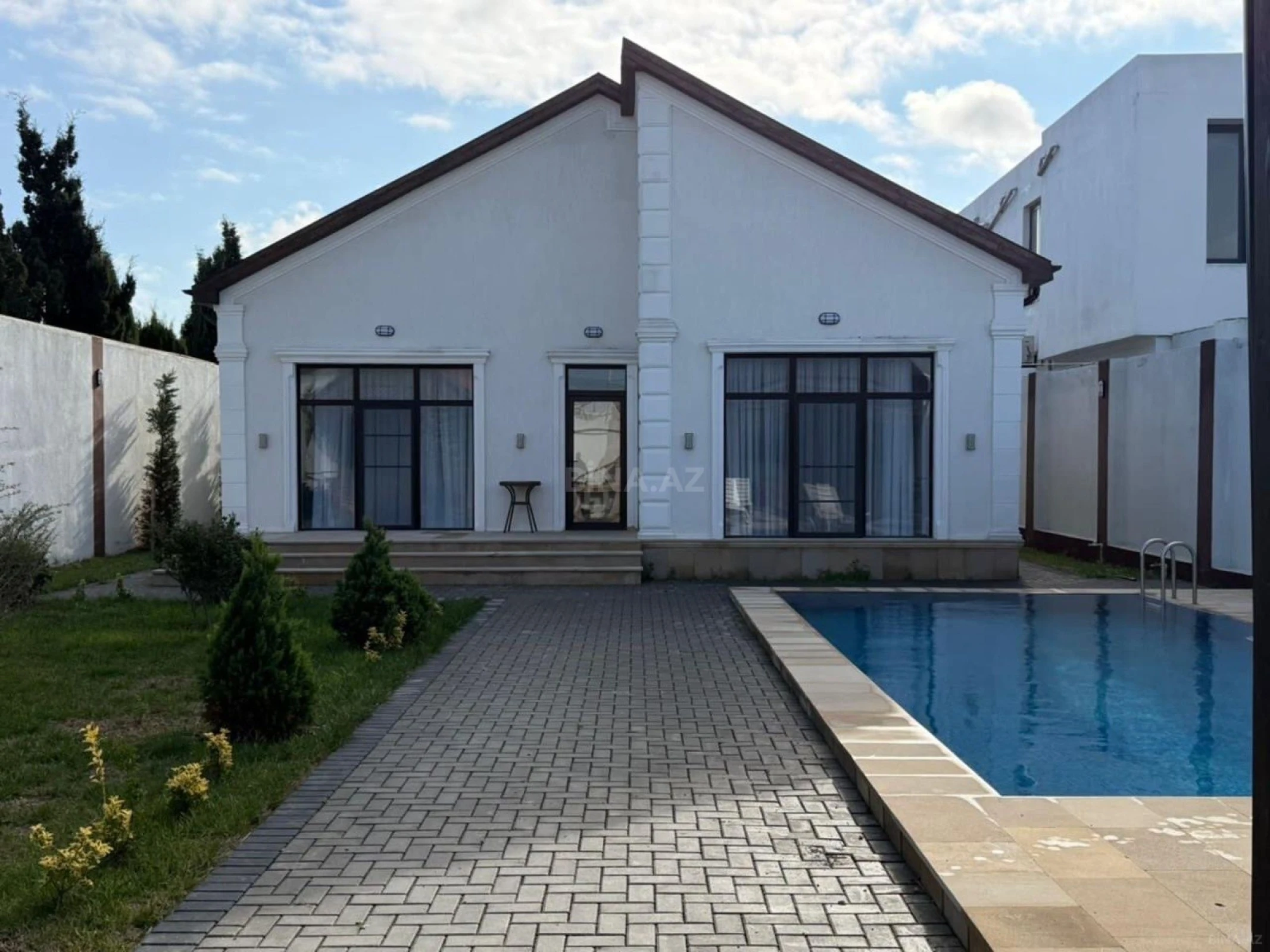 Kirayə verilir 4 otaqlı həyət evi 200 m²