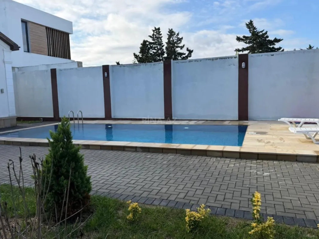Kirayə verilir 4 otaqlı həyət evi 200 m²