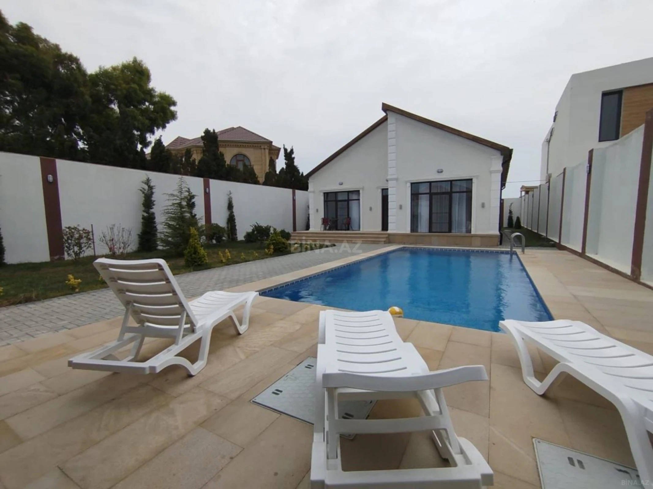 Kirayə verilir 4 otaqlı həyət evi 200 m²