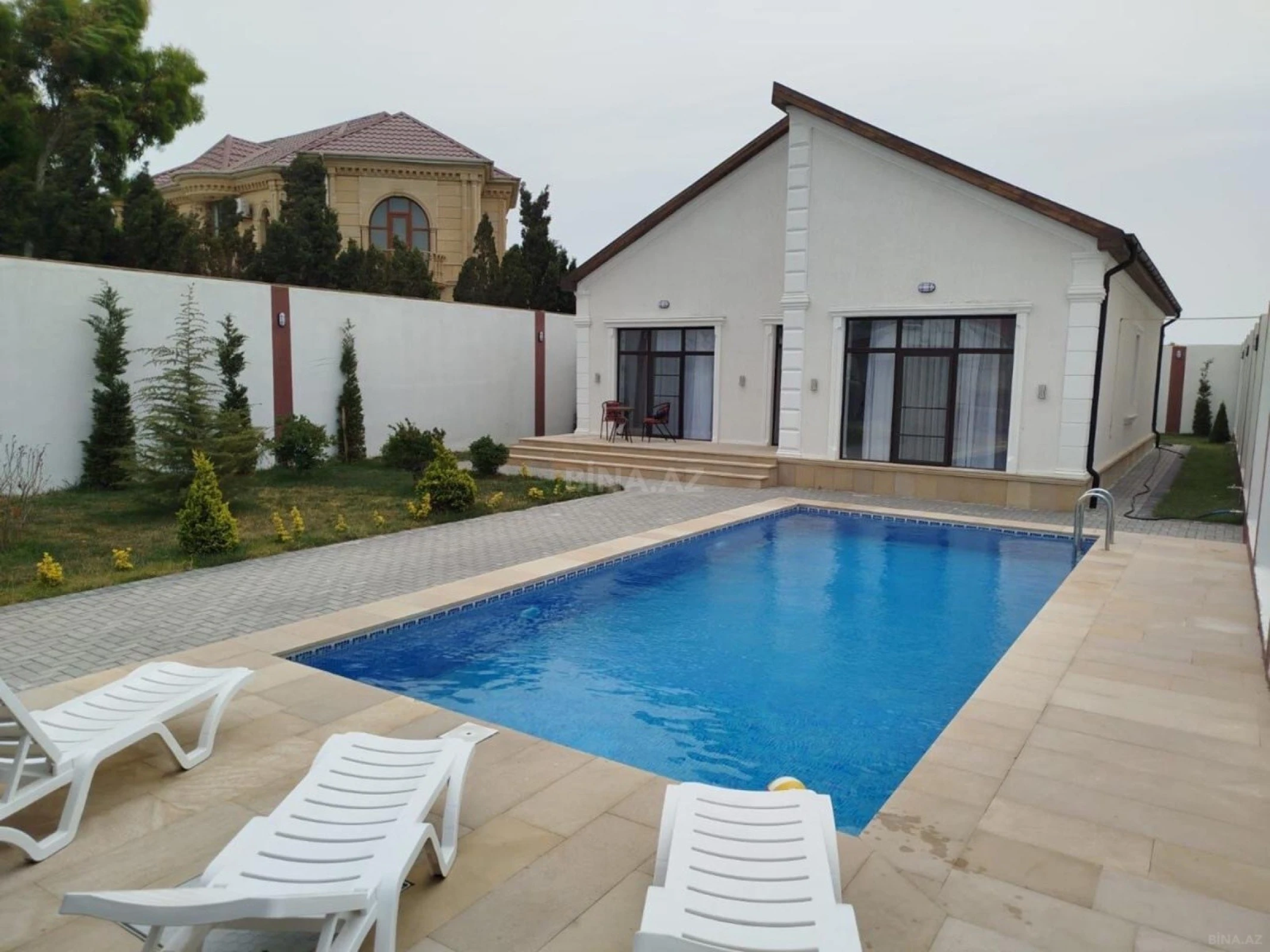 Kirayə verilir 4 otaqlı həyət evi 200 m²