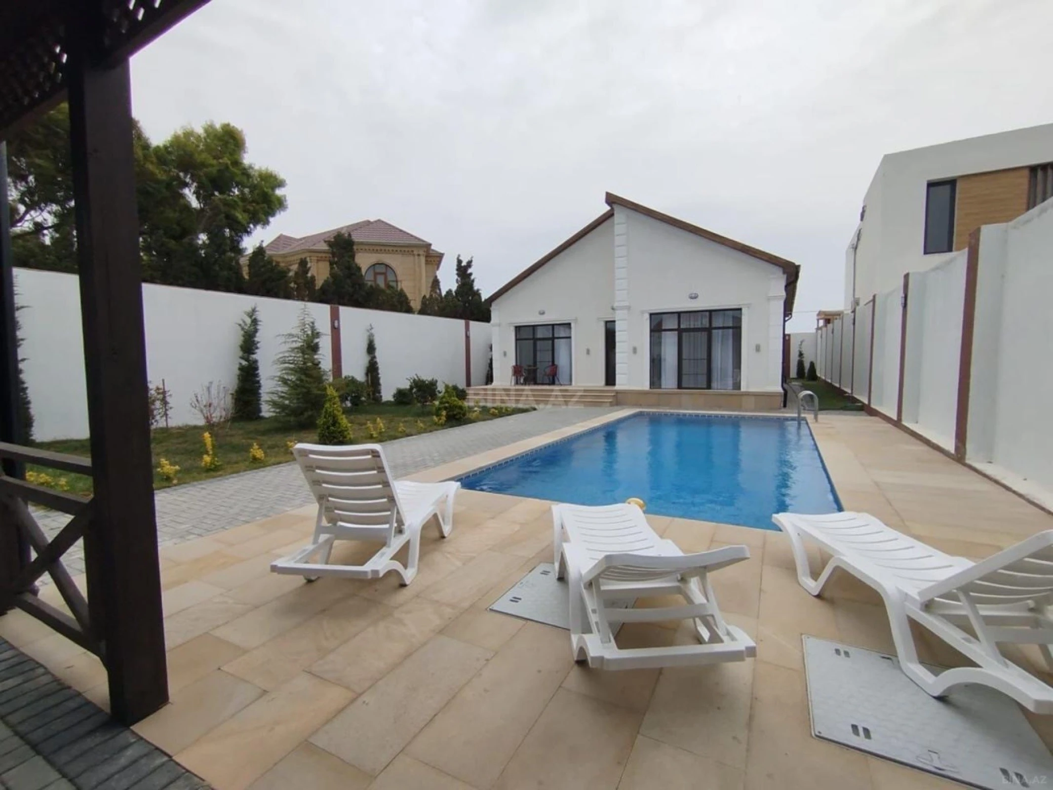 Kirayə verilir 4 otaqlı həyət evi 200 m²