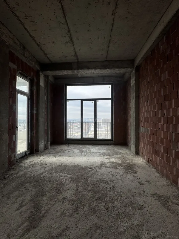 Satılır 5 otaqlı mənzil 280 m²