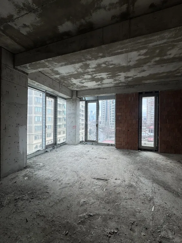 Satılır 3 otaqlı mənzil 113 m²