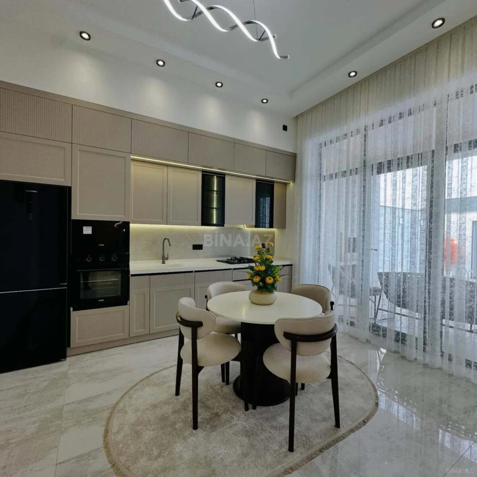 Kirayə verilir 4 otaqlı həyət evi 200 m²