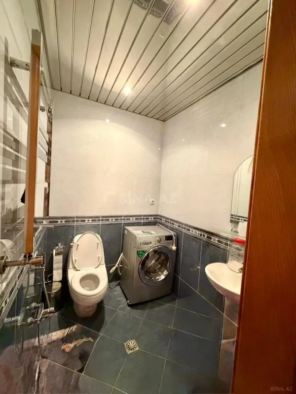 Satılır 4 otaqlı mənzil 187 m²
