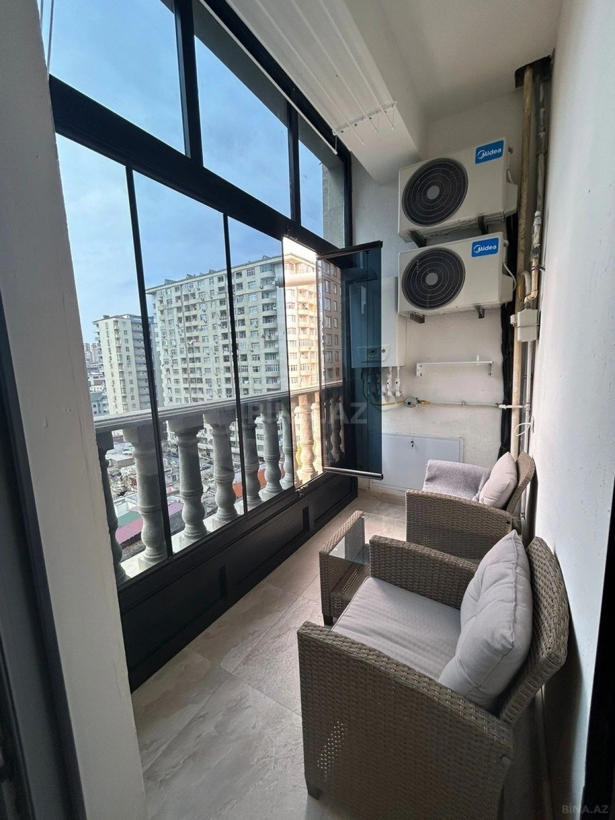 Satılır 2 otaqlı mənzil 85 m²