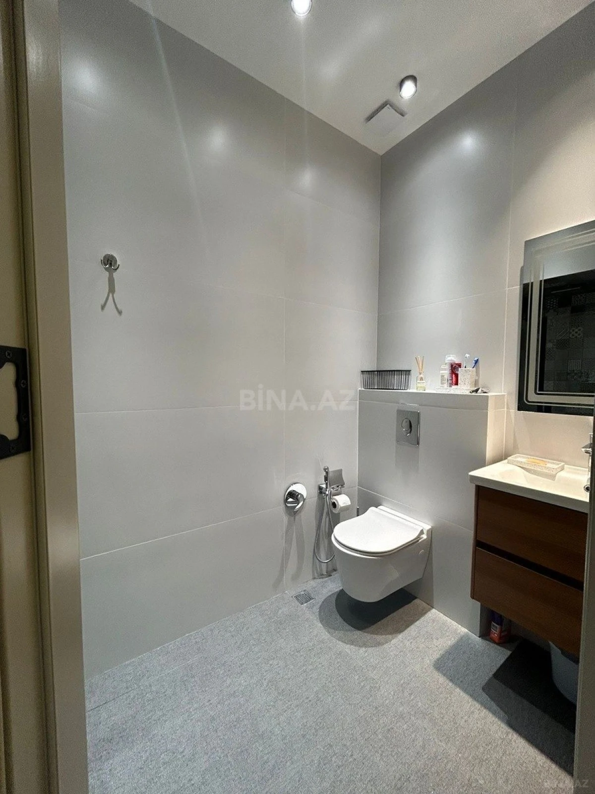 Satılır 2 otaqlı mənzil 85 m²