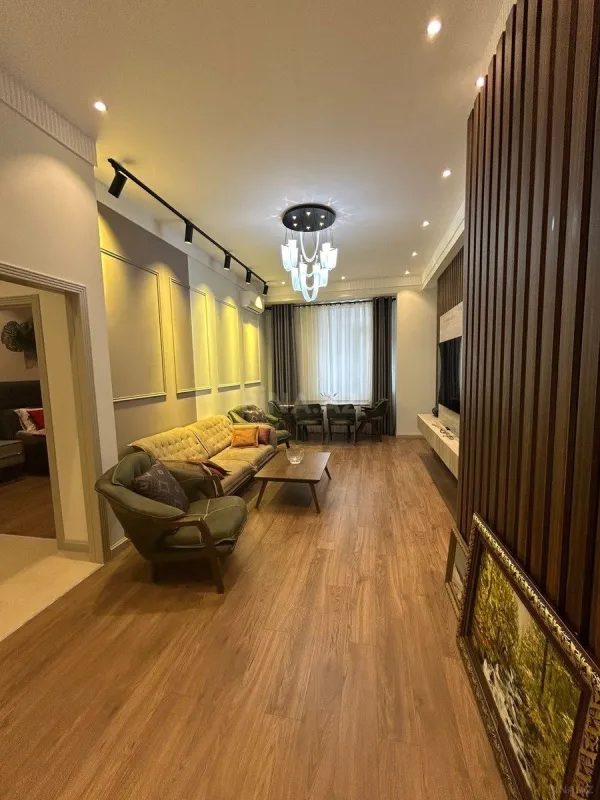 Satılır 2 otaqlı mənzil 85 m²