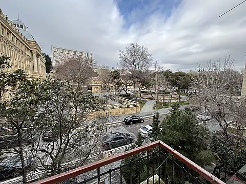 Kirayə verilir 3 otaqlı mənzil 80 m² — Bakı, Səbail 3 otaq 80.00 m²