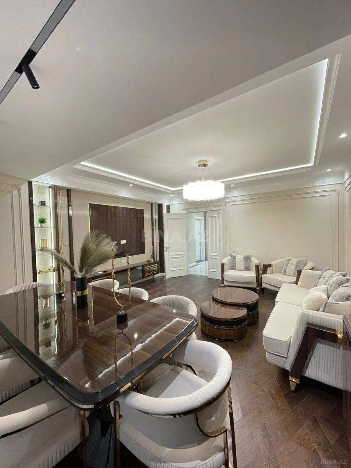 Kirayə verilir 3 otaqlı mənzil 120 m²