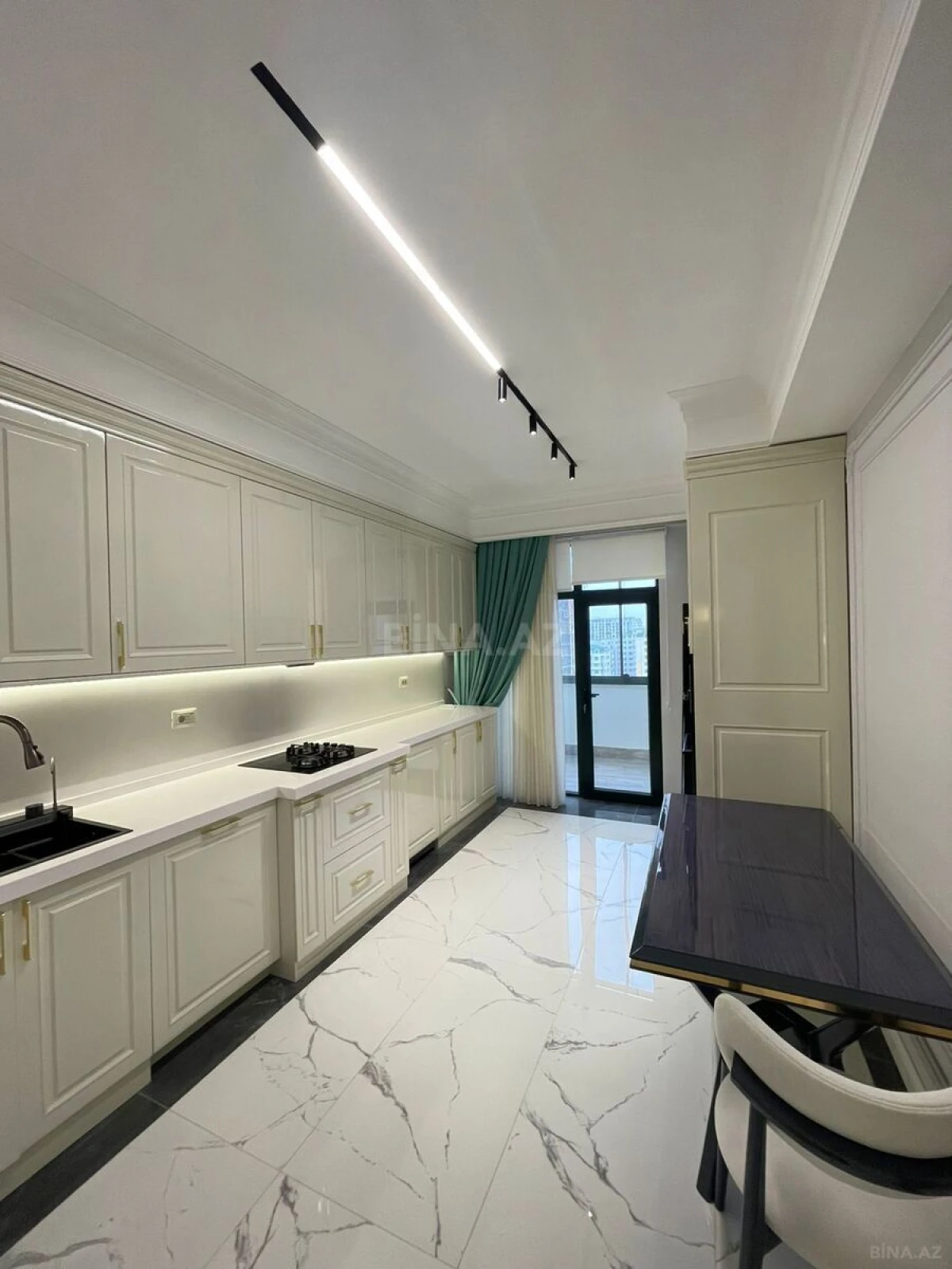Kirayə verilir 3 otaqlı mənzil 120 m²