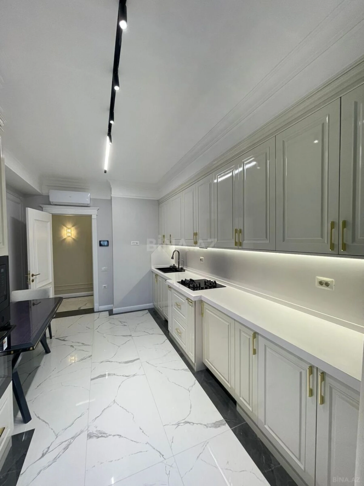 Kirayə verilir 3 otaqlı mənzil 120 m²